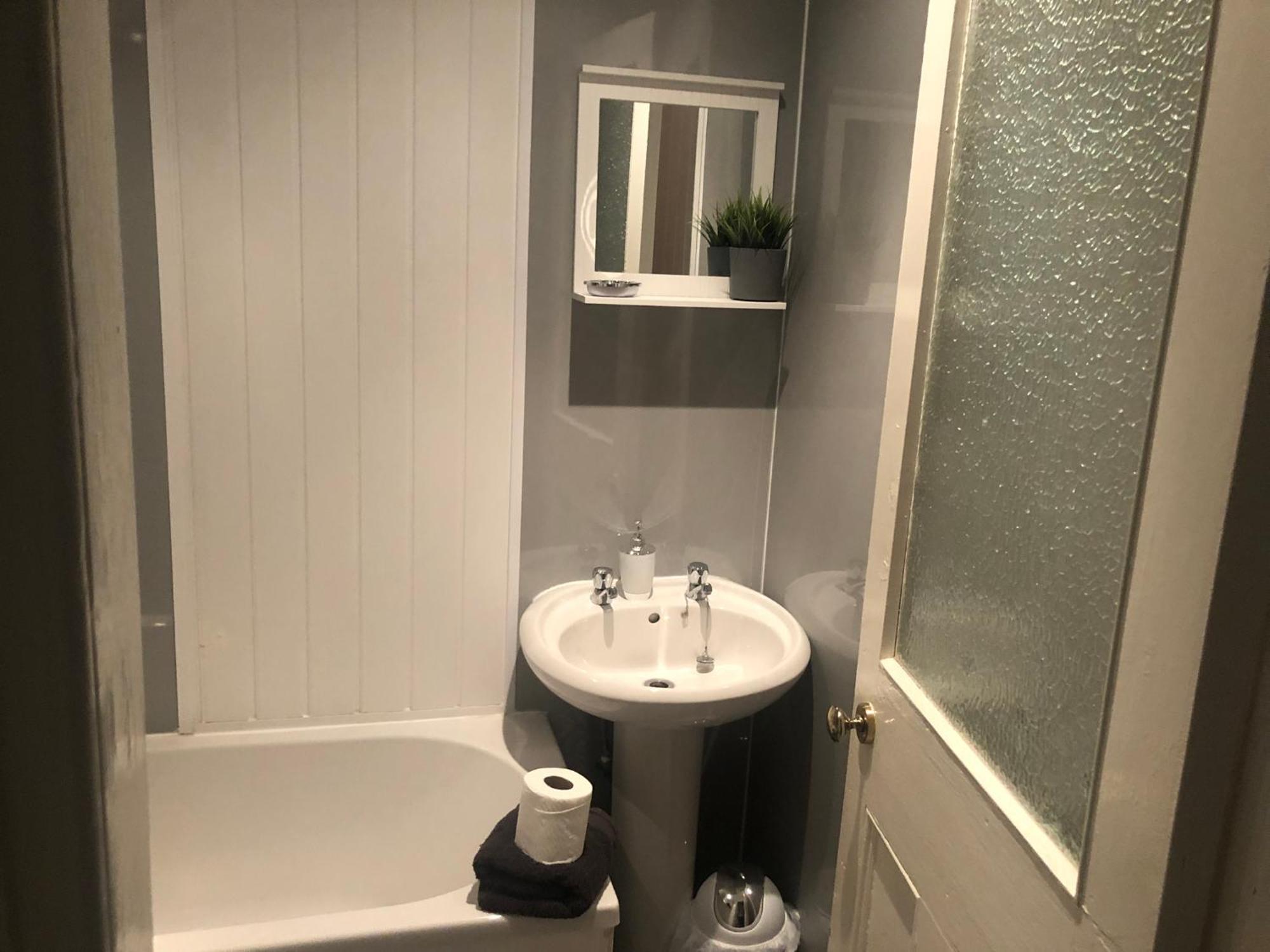 Captivating 2-Bed Apartment In Isle Of Bute Rothesay Εξωτερικό φωτογραφία